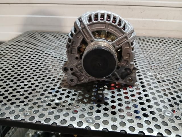 bontott VW GOLF VI Generátor