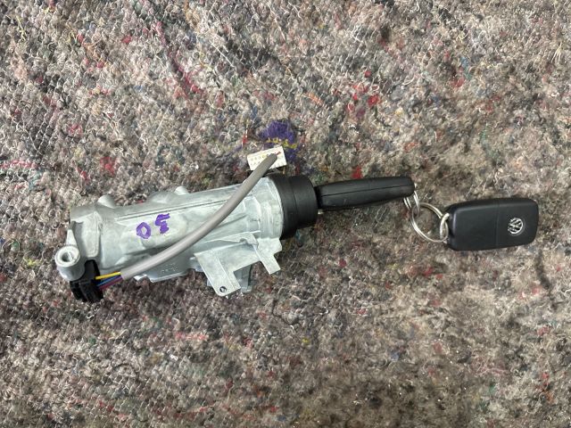 bontott VW GOLF VI Gyújtáskapcsoló Házzal