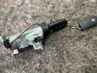 bontott VW GOLF VI Gyújtáskapcsoló Házzal