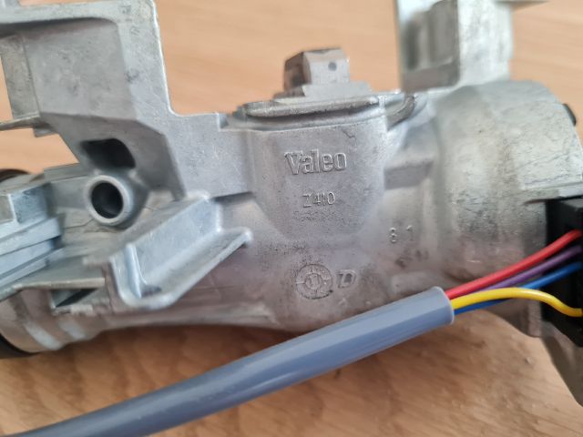 bontott VW GOLF VI Gyújtáskapcsoló Házzal