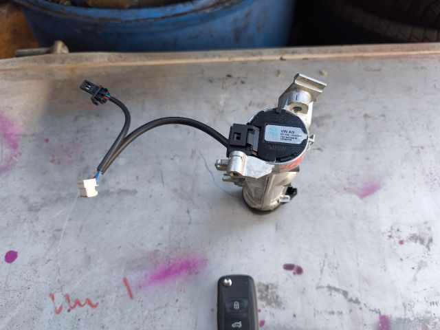 bontott VW GOLF VI Gyújtáskapcsoló Házzal