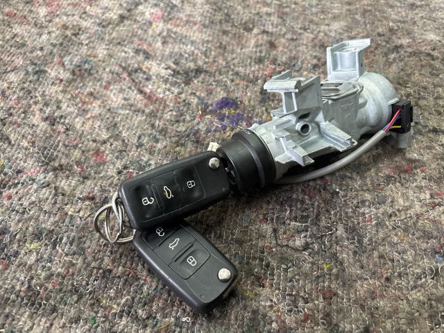 bontott VW GOLF VI Gyújtáskapcsoló Házzal