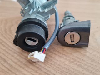 bontott VW GOLF VI Gyújtáskapcsoló Házzal