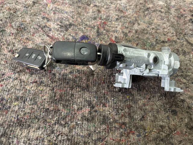 bontott VW GOLF VI Gyújtáskapcsoló Házzal