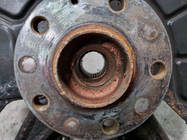 bontott VW GOLF VI Jobb első Csonkállvány Kerékaggyal