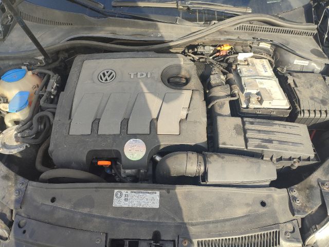 bontott VW GOLF VI Jobb első Féknyereg Munkahengerrel