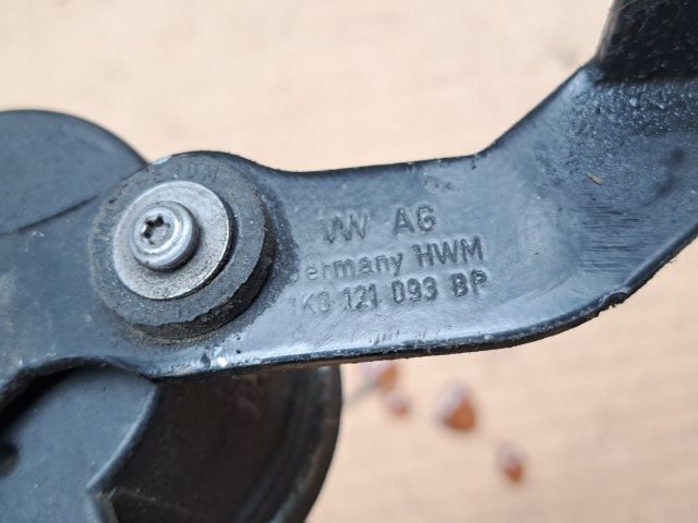 bontott VW GOLF VI Kiegészítő Vízszivattyú