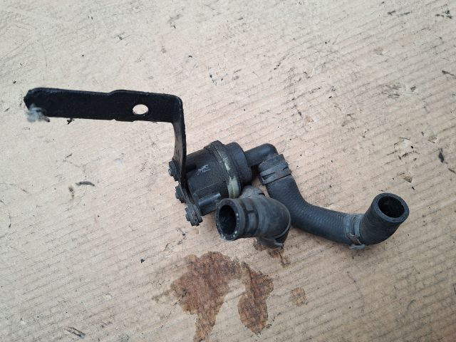 bontott VW GOLF VI Kiegészítő Vízszivattyú