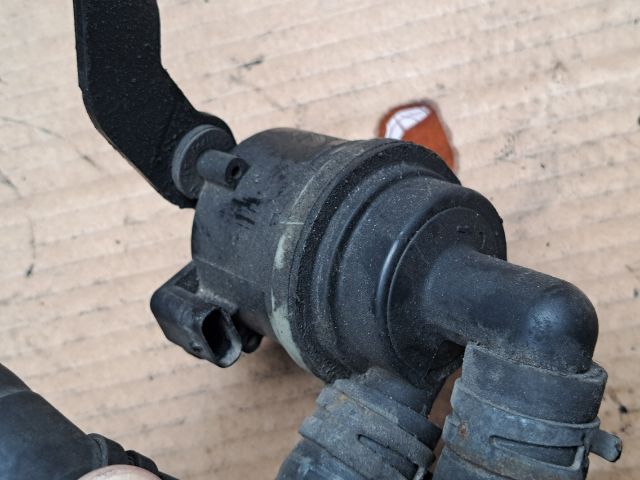 bontott VW GOLF VI Kiegészítő Vízszivattyú