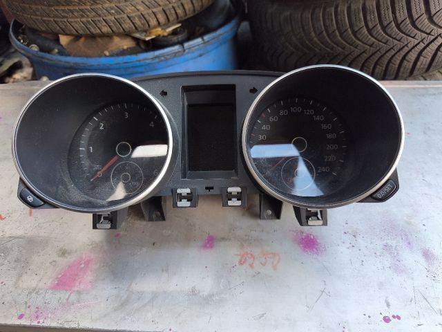 bontott VW GOLF VI Kilométeróra