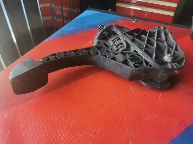 bontott VW GOLF VI Kuplung Pedál