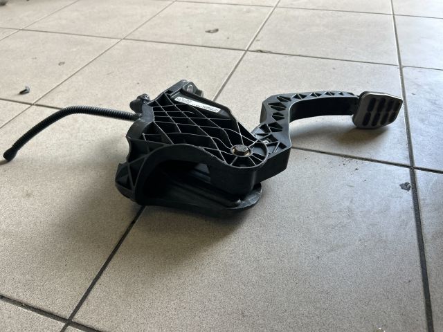 bontott VW GOLF VI Kuplung Pedál