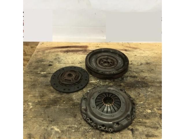 bontott VW GOLF VI Kuplung Szett (Szerkezet, Tárcsa)