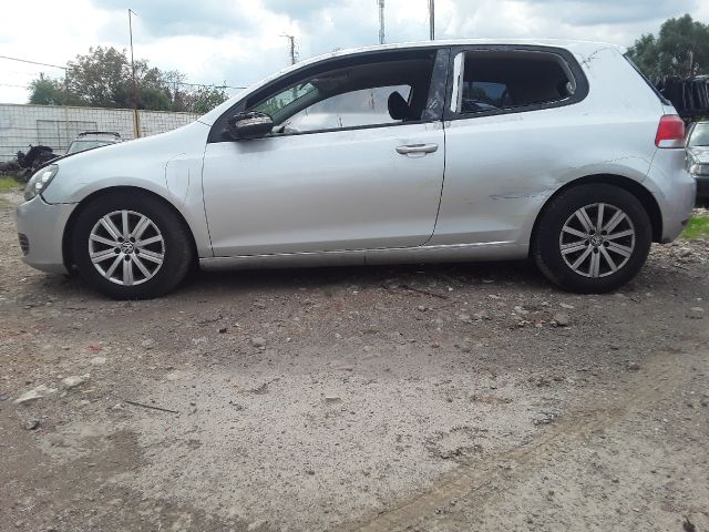 bontott VW GOLF VI Motor (Fűzött blokk hengerfejjel)