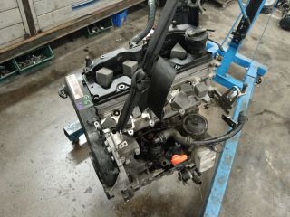 bontott VW GOLF VI Motor (Fűzött blokk hengerfejjel)