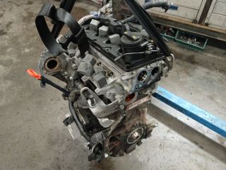 bontott VW GOLF VI Motor (Fűzött blokk hengerfejjel)