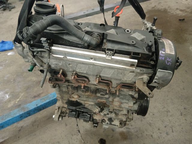 bontott VW GOLF VI Motor (Fűzött blokk hengerfejjel)