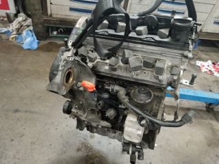 bontott VW GOLF VI Motor (Fűzött blokk hengerfejjel)