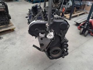 bontott VW GOLF VI Motor (Fűzött blokk hengerfejjel)