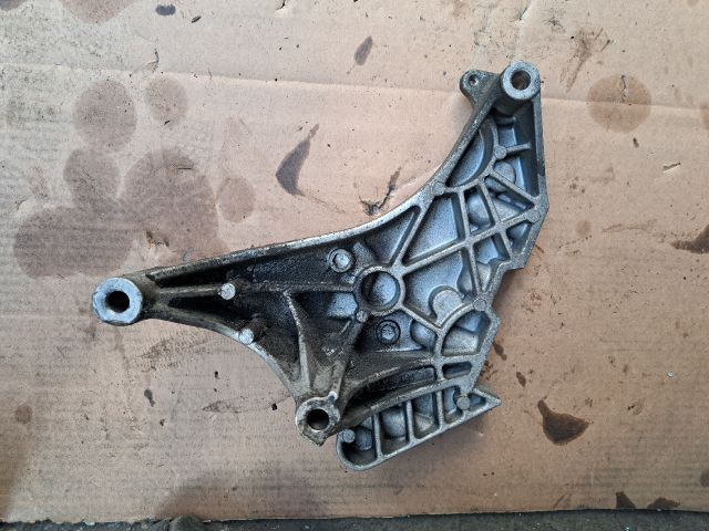 bontott VW GOLF VI Motor Tartó Bak (Fém)