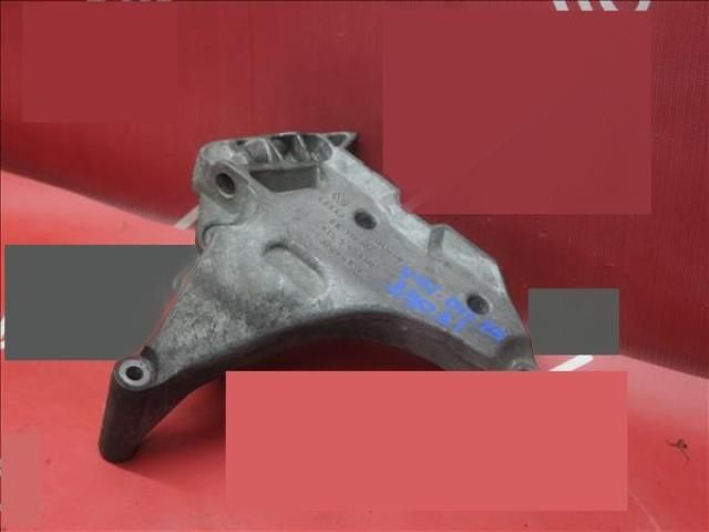 bontott VW GOLF VI Motor Tartó Bak (Fém)