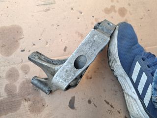 bontott VW GOLF VI Motor Tartó Bak (Fém)