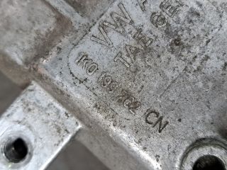 bontott VW GOLF VI Motor Tartó Bak (Fém)