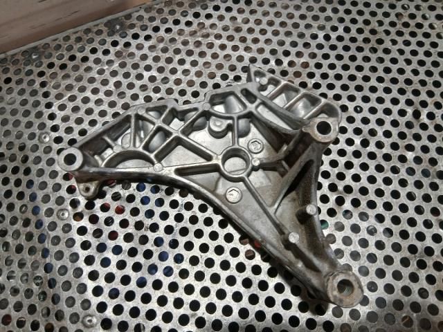 bontott VW GOLF VI Motor Tartó Bak (Pozíciófüggetlen)