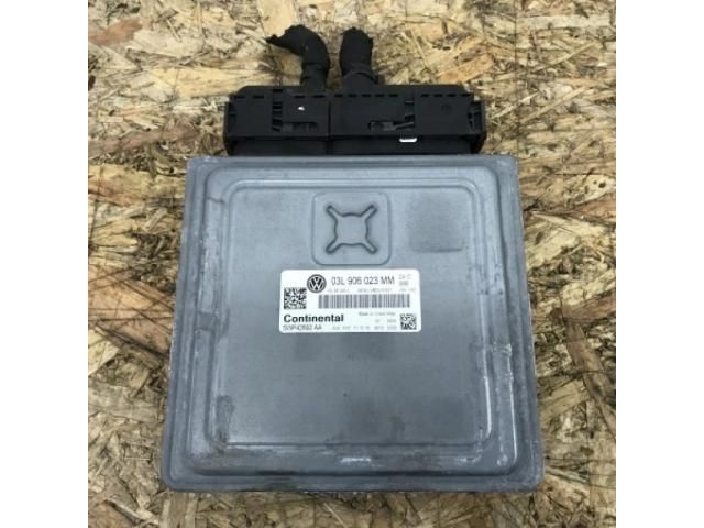 bontott VW GOLF VI Motorvezérlő