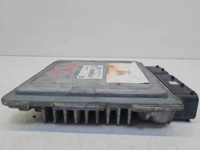 bontott VW GOLF VI Motorvezérlő