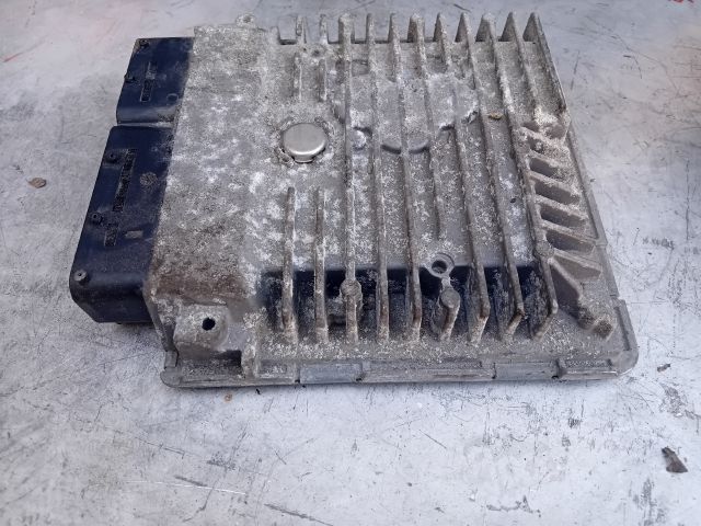 bontott VW GOLF VI Motorvezérlő