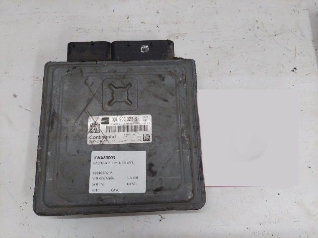 bontott VW GOLF VI Motorvezérlő