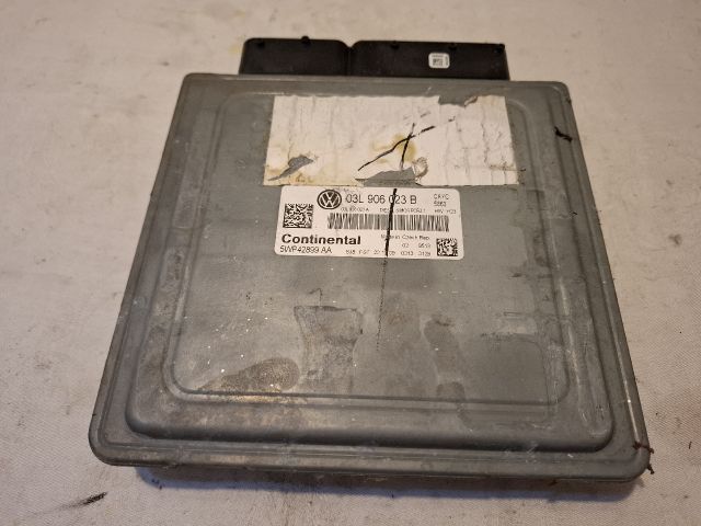 bontott VW GOLF VI Motorvezérlő