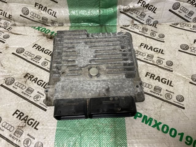 bontott VW GOLF VI Motorvezérlő