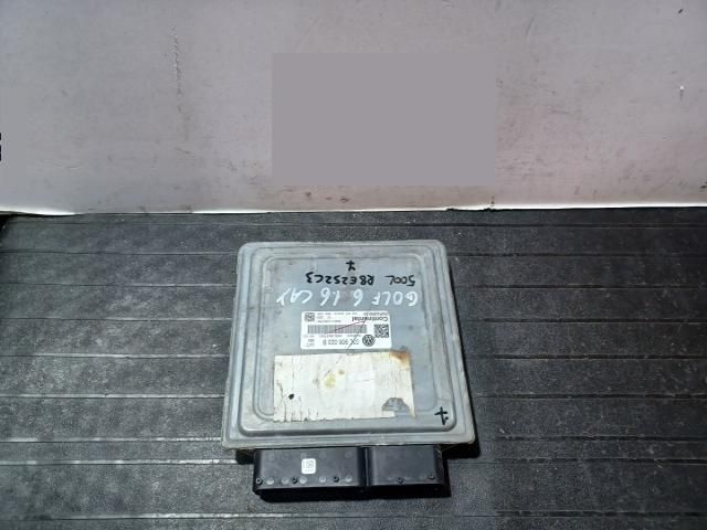 bontott VW GOLF VI Motorvezérlő