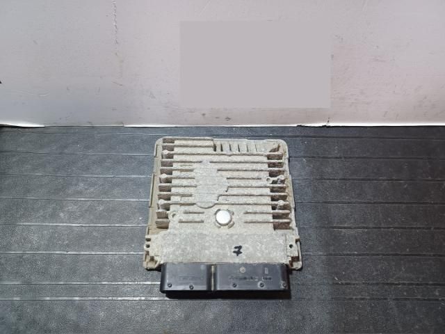 bontott VW GOLF VI Motorvezérlő