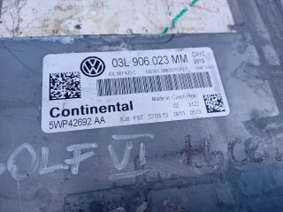 bontott VW GOLF VI Motorvezérlő