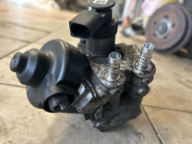 bontott VW GOLF VI Nagynyomású Szivattyú