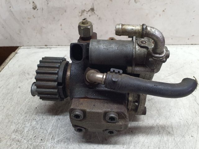 bontott VW GOLF VI Nagynyomású Szivattyú