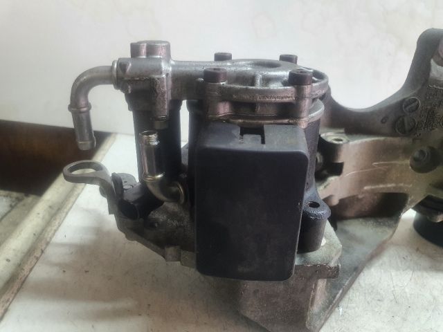 bontott VW GOLF VI Nagynyomású Szivattyú