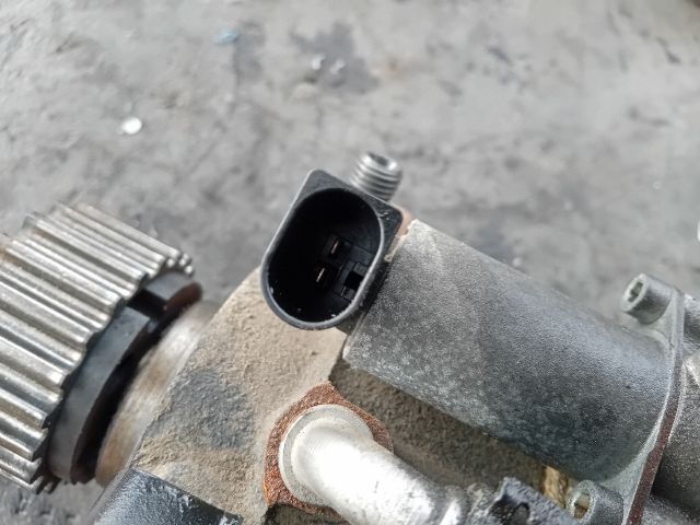 bontott VW GOLF VI Nagynyomású Szivattyú