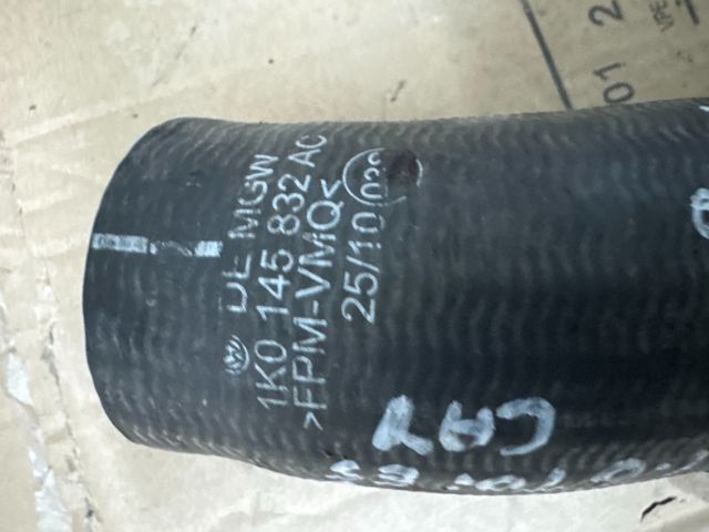 bontott VW GOLF VI Turbócső