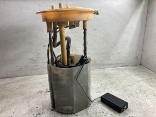 bontott VW GOLF VI Üzemanyag Szivattyú