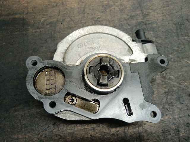 bontott VW GOLF VI Vákumpumpa