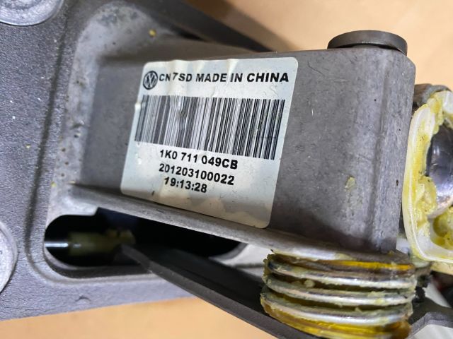 bontott VW GOLF VI Váltó Kulissza