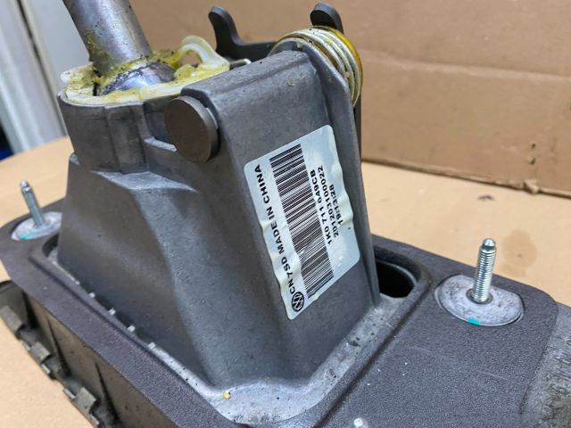 bontott VW GOLF VI Váltó Kulissza