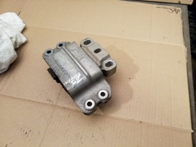 bontott VW GOLF VI Váltó Tartó Bak (Pozíciófüggetlen)