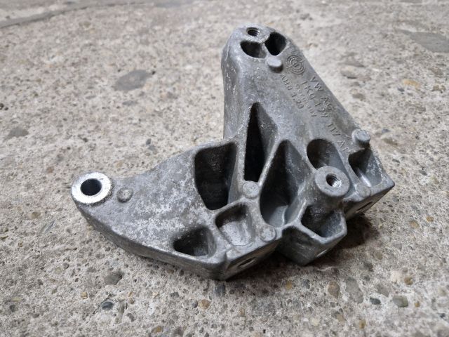 bontott VW GOLF VI Váltó Tartó Bak (Pozíciófüggetlen)