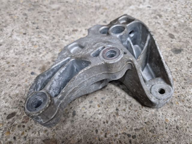 bontott VW GOLF VI Váltó Tartó Bak (Pozíciófüggetlen)