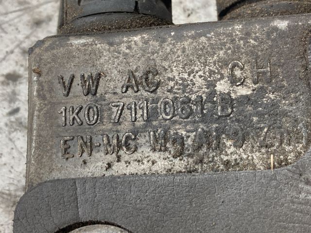 bontott VW GOLF VI Váltókar (Mechanikus)